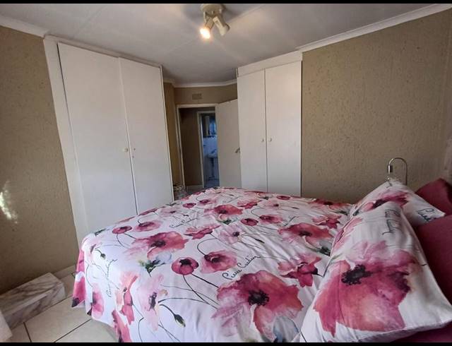 2 BEDROOM COMPLEX FOR SALE IN WINCHESTER HILLS